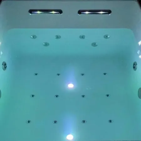 Maximo Con Vasca Idromassaggio *