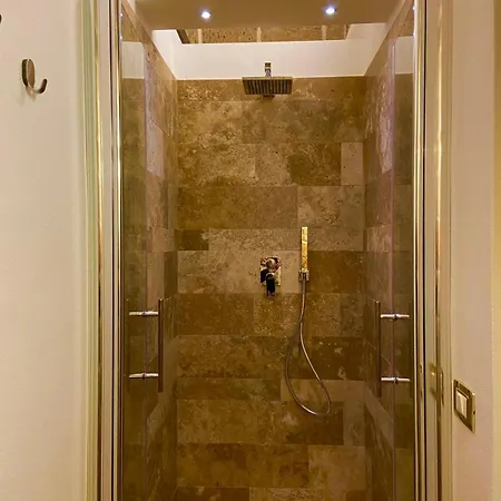 Maximo Con Vasca Idromassaggio Nyaraló