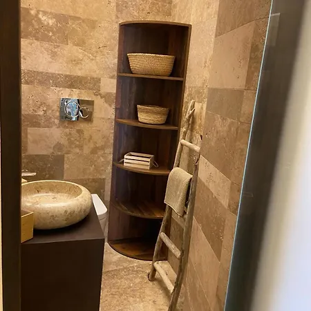 Maximo Con Vasca Idromassaggio Bari